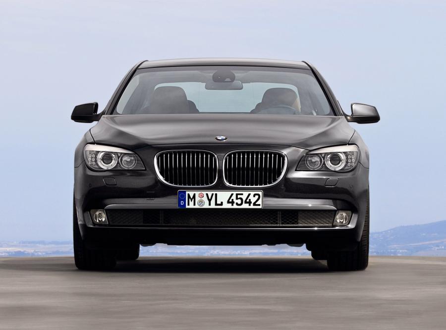  BMW 7-Series 2008 года  (фото 33 из 77)